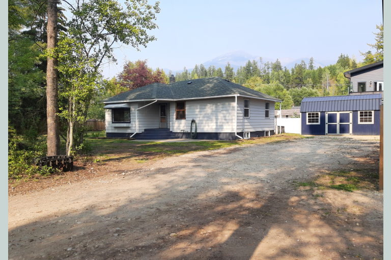 Property image for Updated vintage family home: Freshly painted exterior + new custom shed!