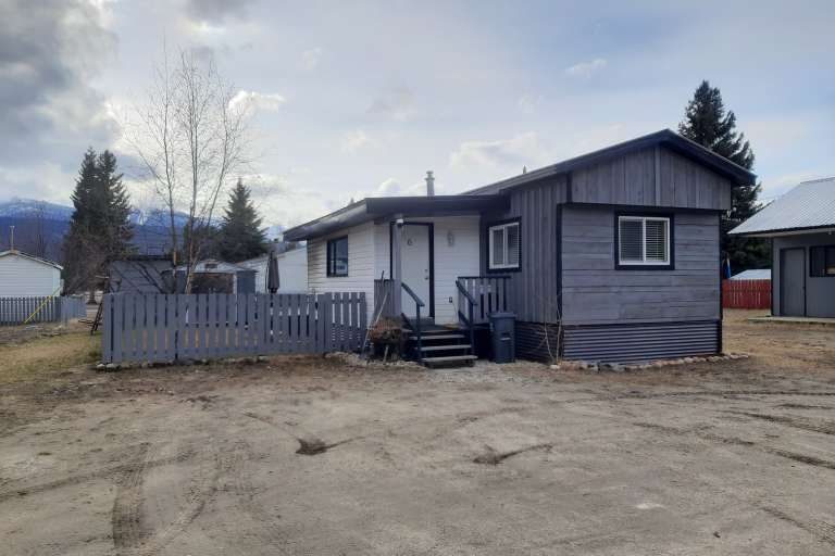 Property image for Cozy and chic 2 bedroom trailer: 