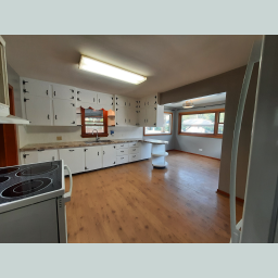 Kitchen & dining room