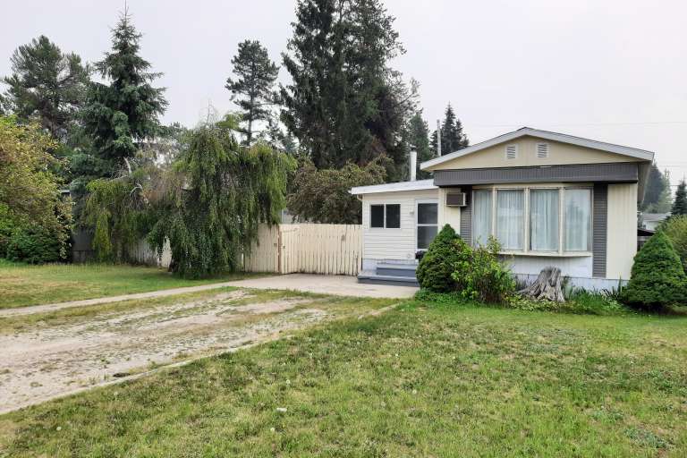 Property image for Spacious trailer on fully fenced lot: 